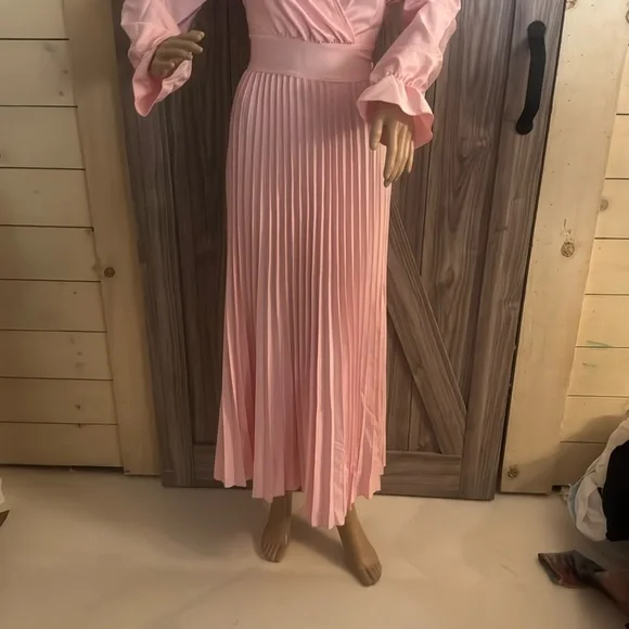 Elegant Pink Wrap Dress - Picture 2 of 2